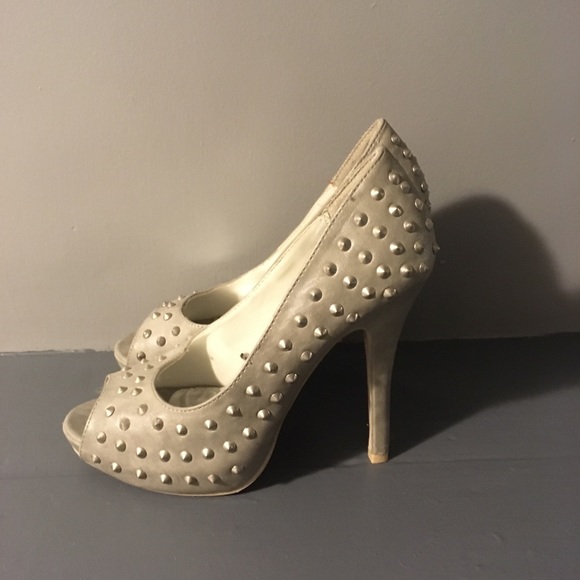 Stud heels - Picture 3 of 4